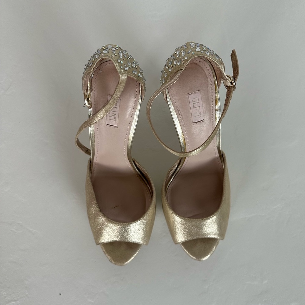 Glint Viola Evening Peep Toe Heels in Gold | Size 7